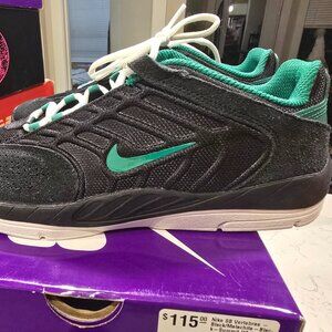 Nike Vertebrae SB Black Malachite Green Mens Size 10 Sneakers Shoes FD4891 003